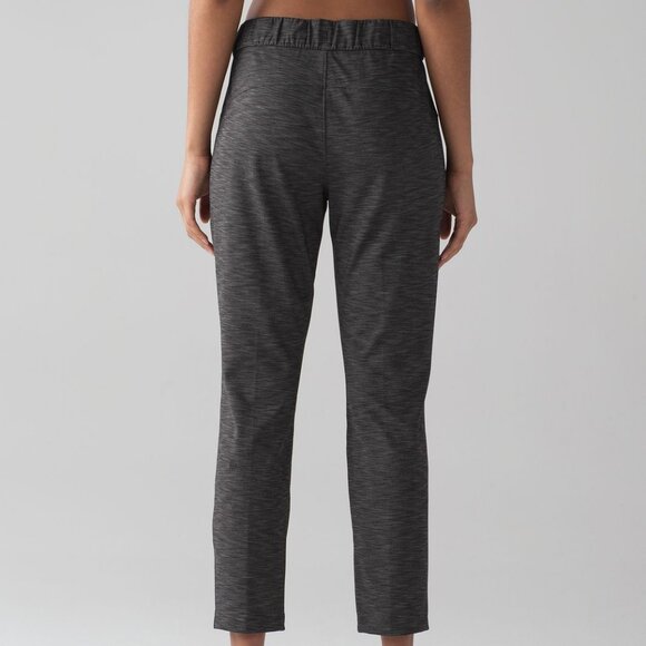 Lululemon On The Fly Pant (28") Luxtreme In Heathered Black Size 4 - Picture 4 of 8